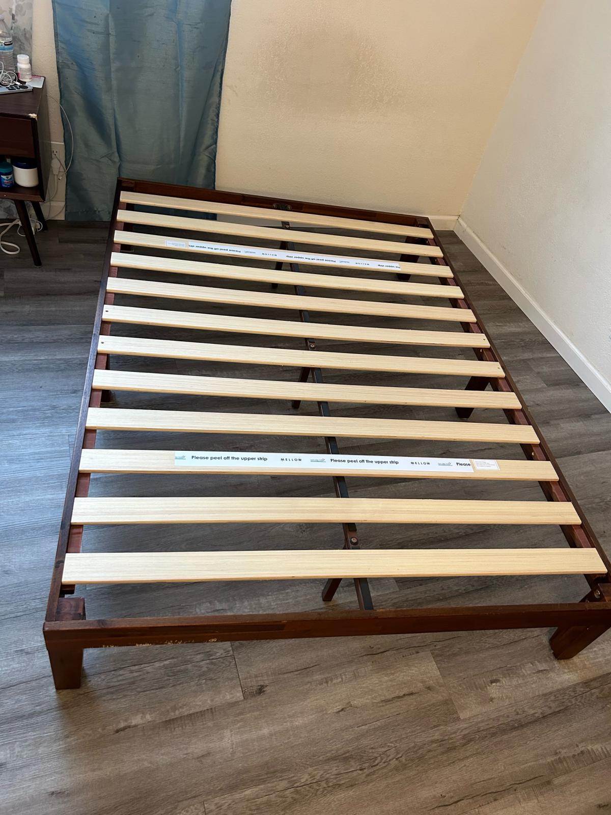 Esta en buen estado es para cama Queen - Alameda, California - Mi Mercado