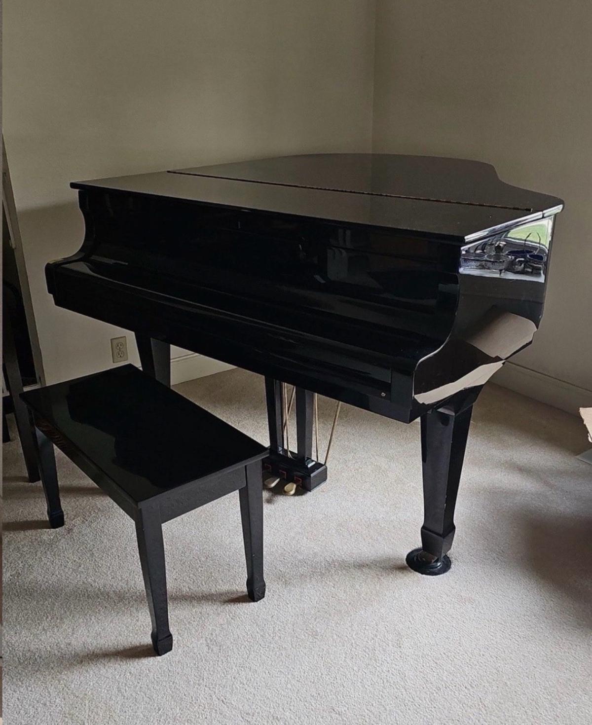 Young Chang G157 Satin Ebony Polish BabyGrand Piano 52 - Alicia, Arkansas - Mi Mercado