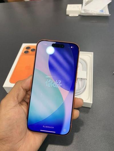 iPhone 17 pro max bleu - Thumbnail 3